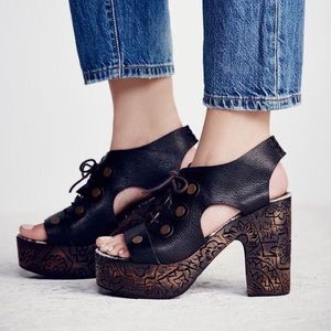 Free People Farrah Clogs